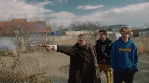 Чёрная весна 1 сезон 2 серия — кадр